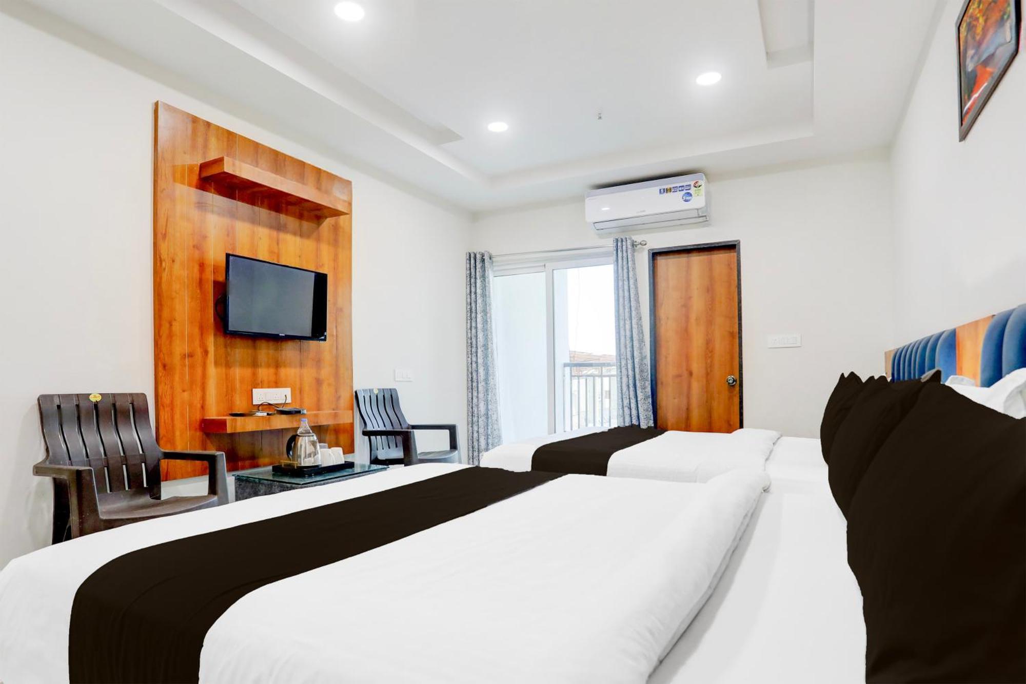 Super Townhouse Ambaji Formerly Hotel Kardhar Inn Exterior photo